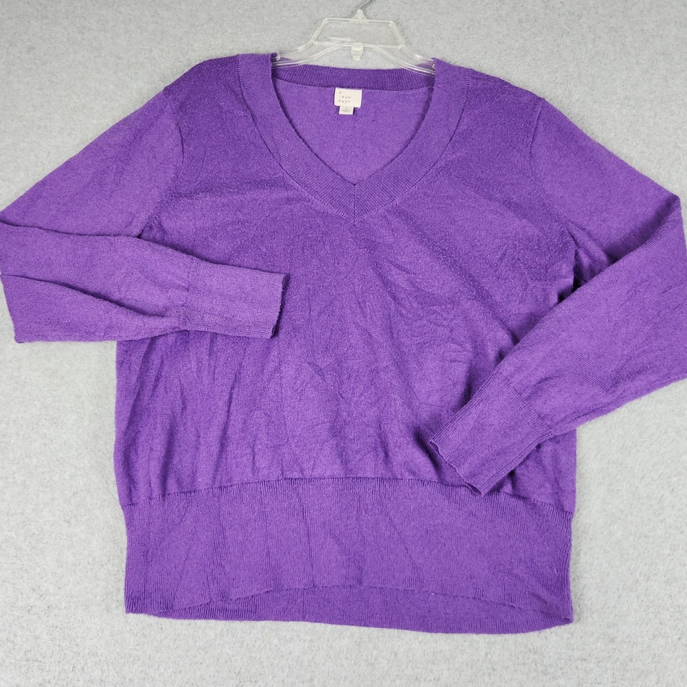 A New Day Sweater Womens Large Purple Tight Knitted V-Neck Relaxed Fit Pullover